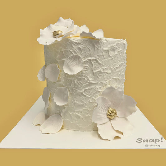 Luxury White Floral Cake